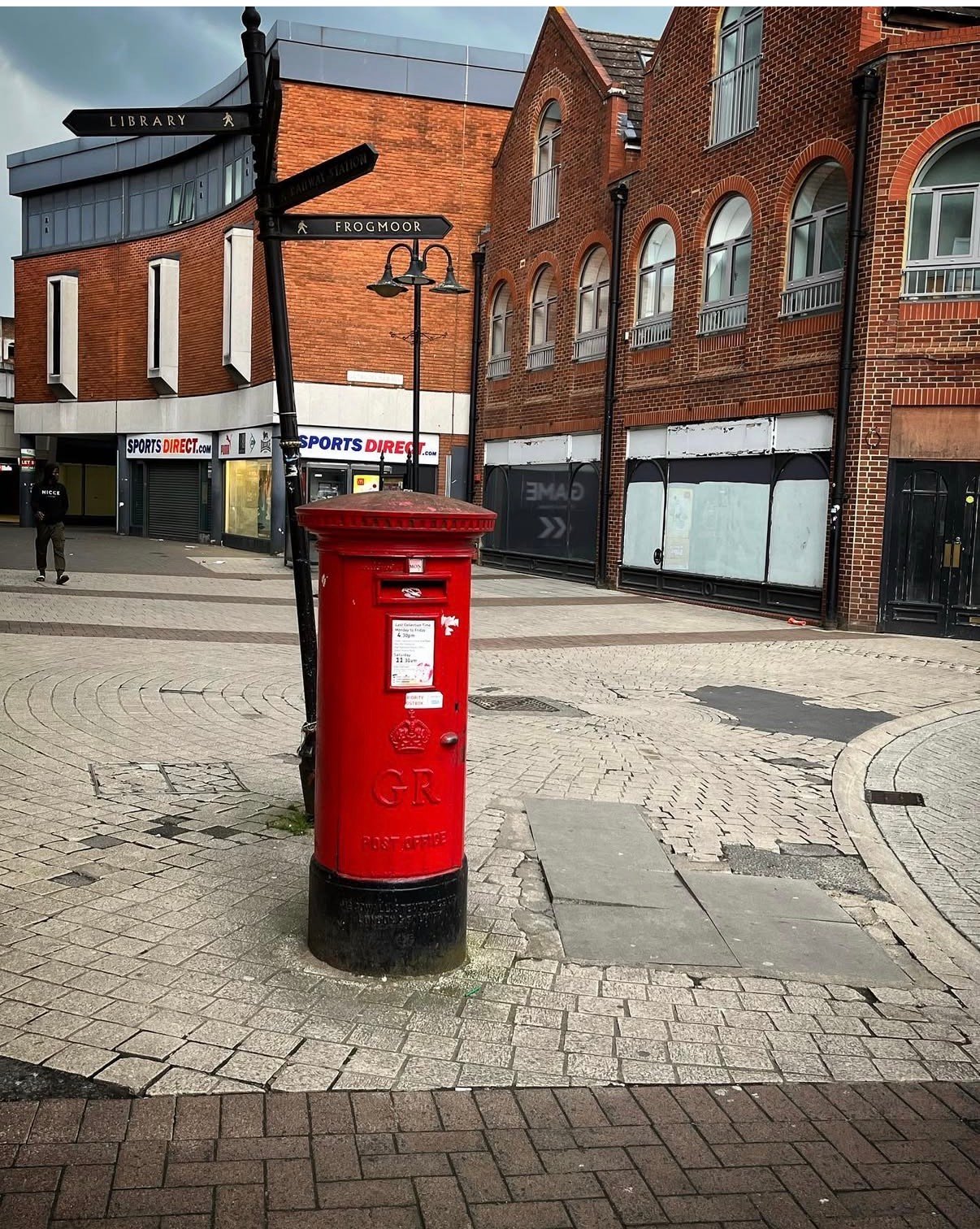 Postbox: White Hart Street, High Wycombe, High Wycombe, Buckinghamshire