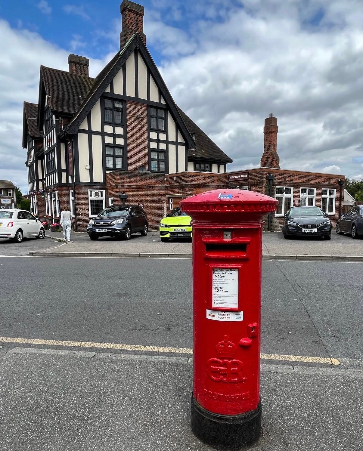 Steynton Avenue, Albany Park, King Edward VIII