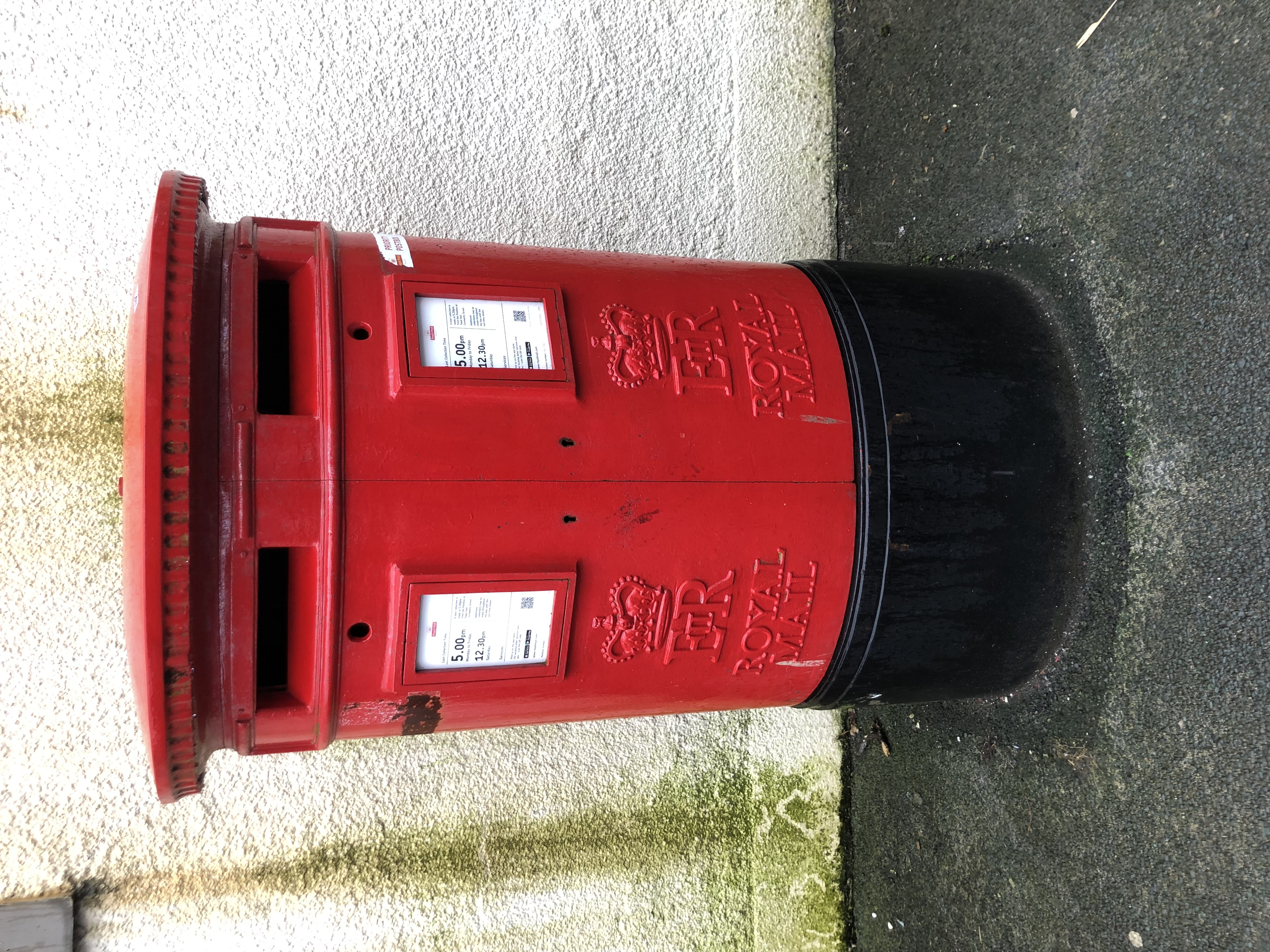 Cross Street, Ulverston, Queen Elizabeth II