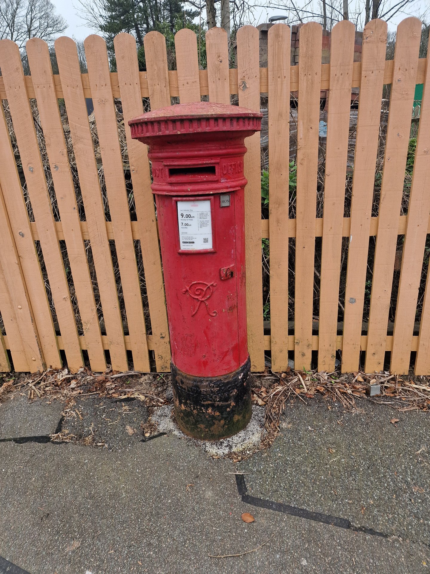 Sandling Road, Saltwood, Queen Victoria, Pillar Box