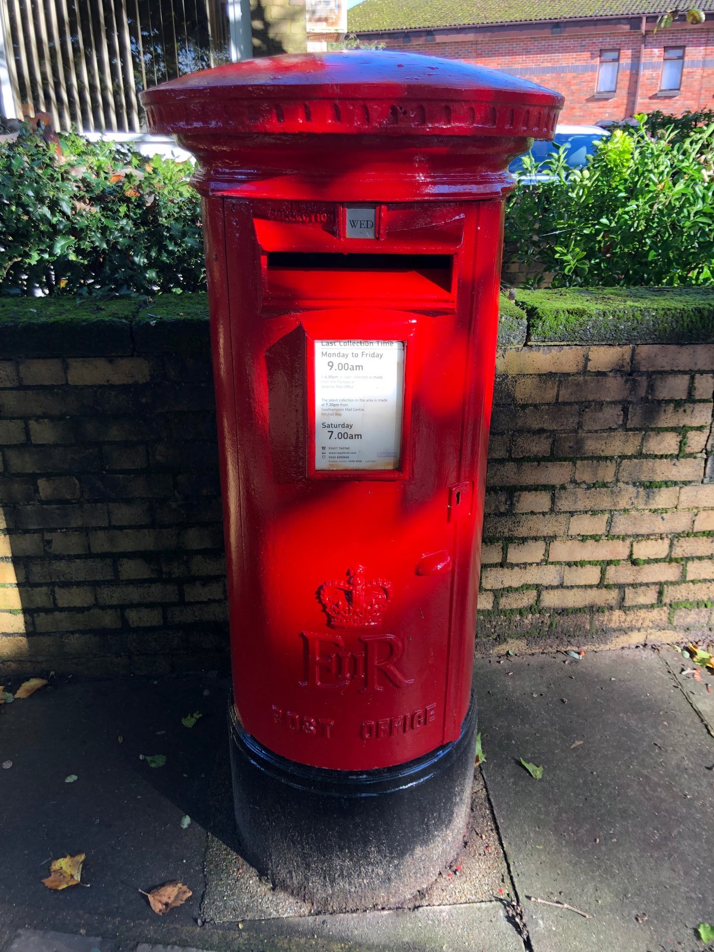 Dean Road, Bitterne (Bitterne Library), Queen Elizabeth II