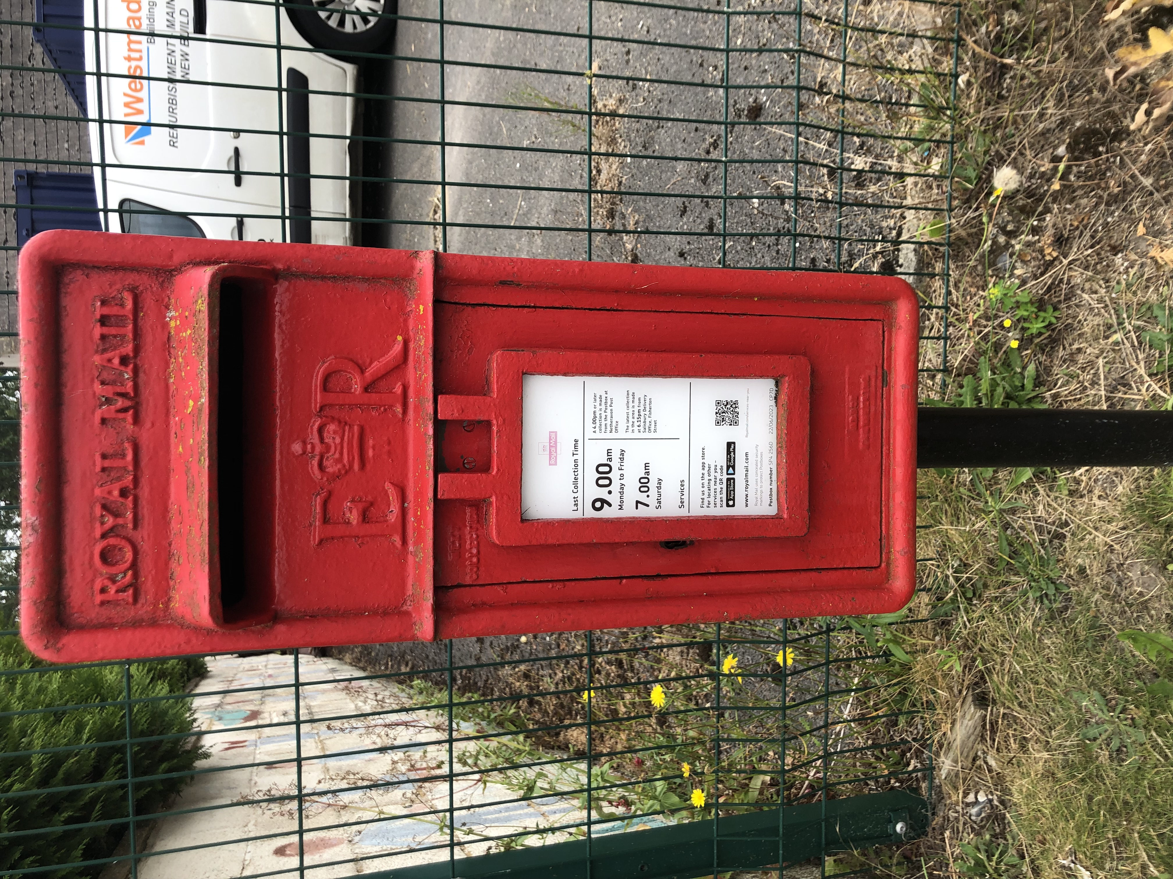 FIGHELDEAN near Working Mens Club, Queen Elizabeth II