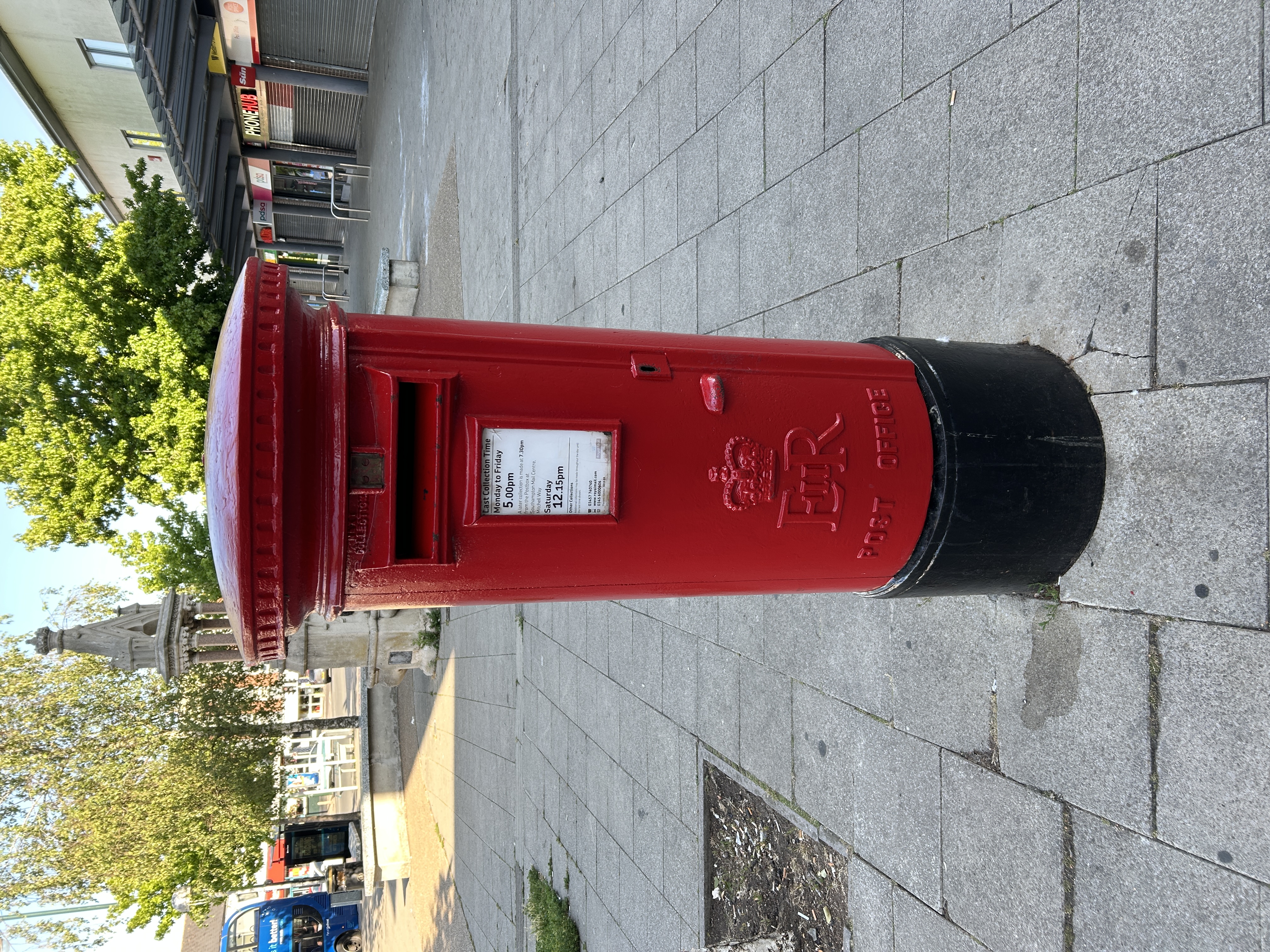 Shirley Precinct, Southampton, Queen Elizabeth II