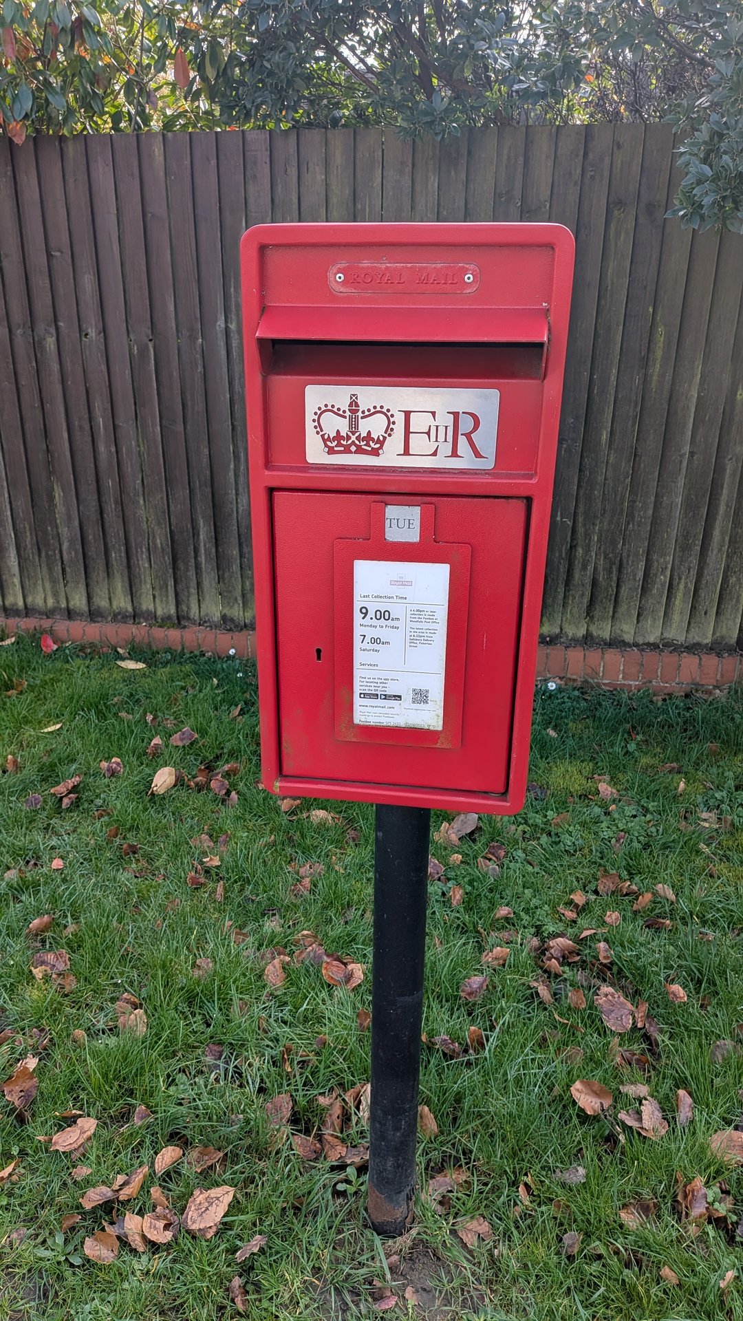 Grove Lane, Lover, Queen Elizabeth II, Lamp Box