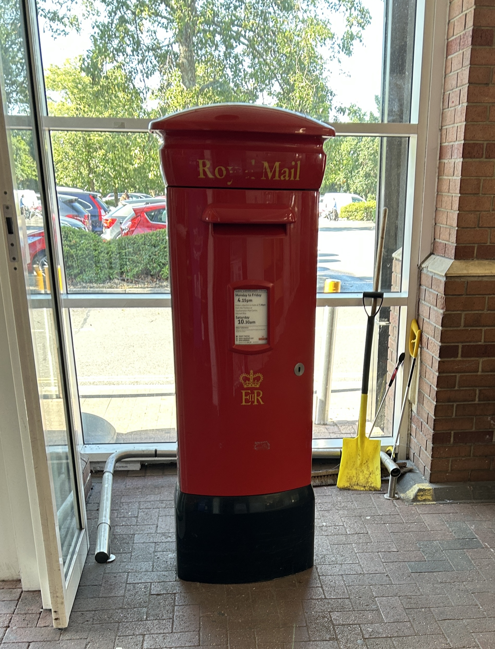 William Macleod Way, Shirley Park, Queen Elizabeth II