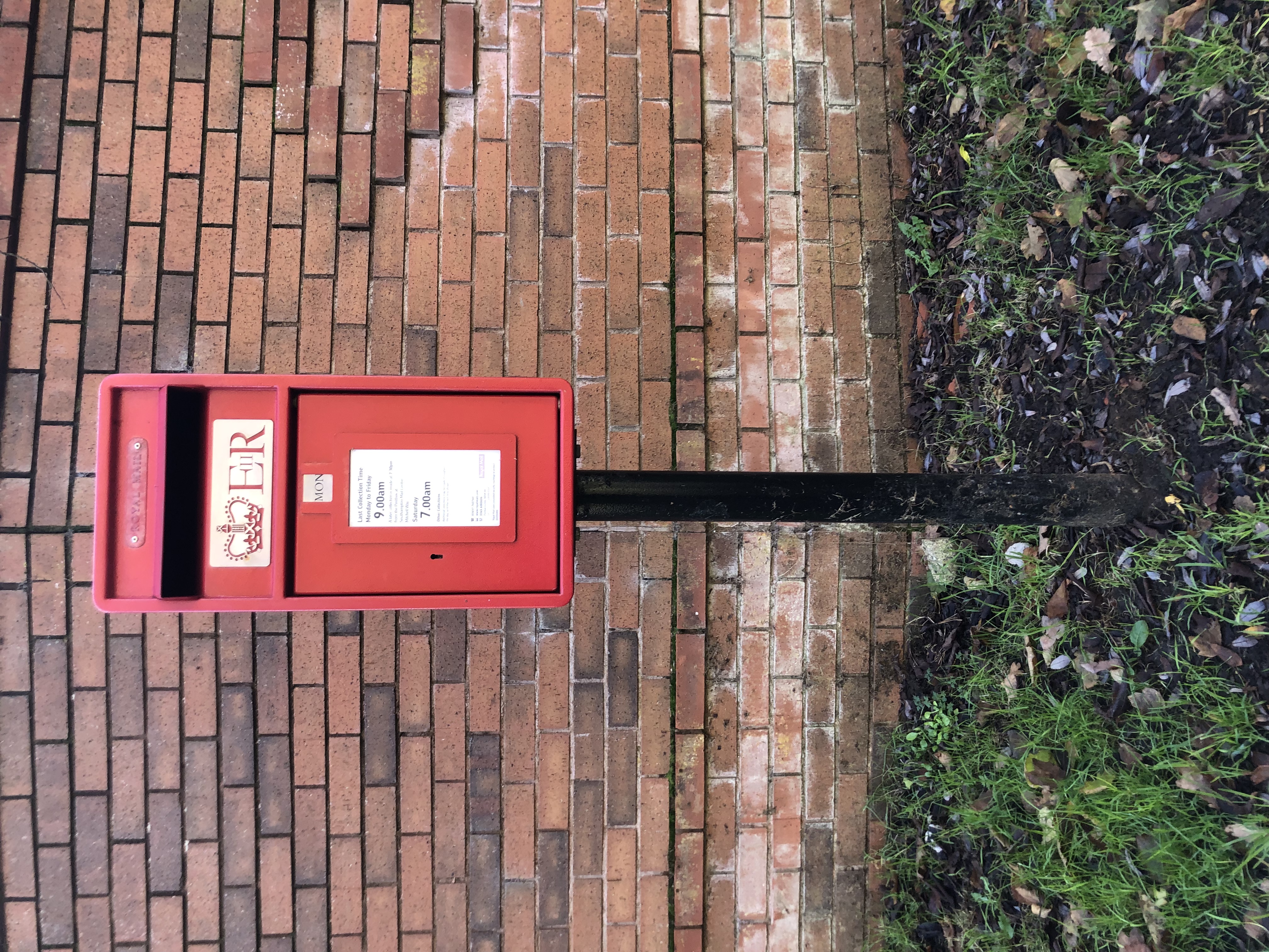 Victoria Road, Woolston, Queen Elizabeth II