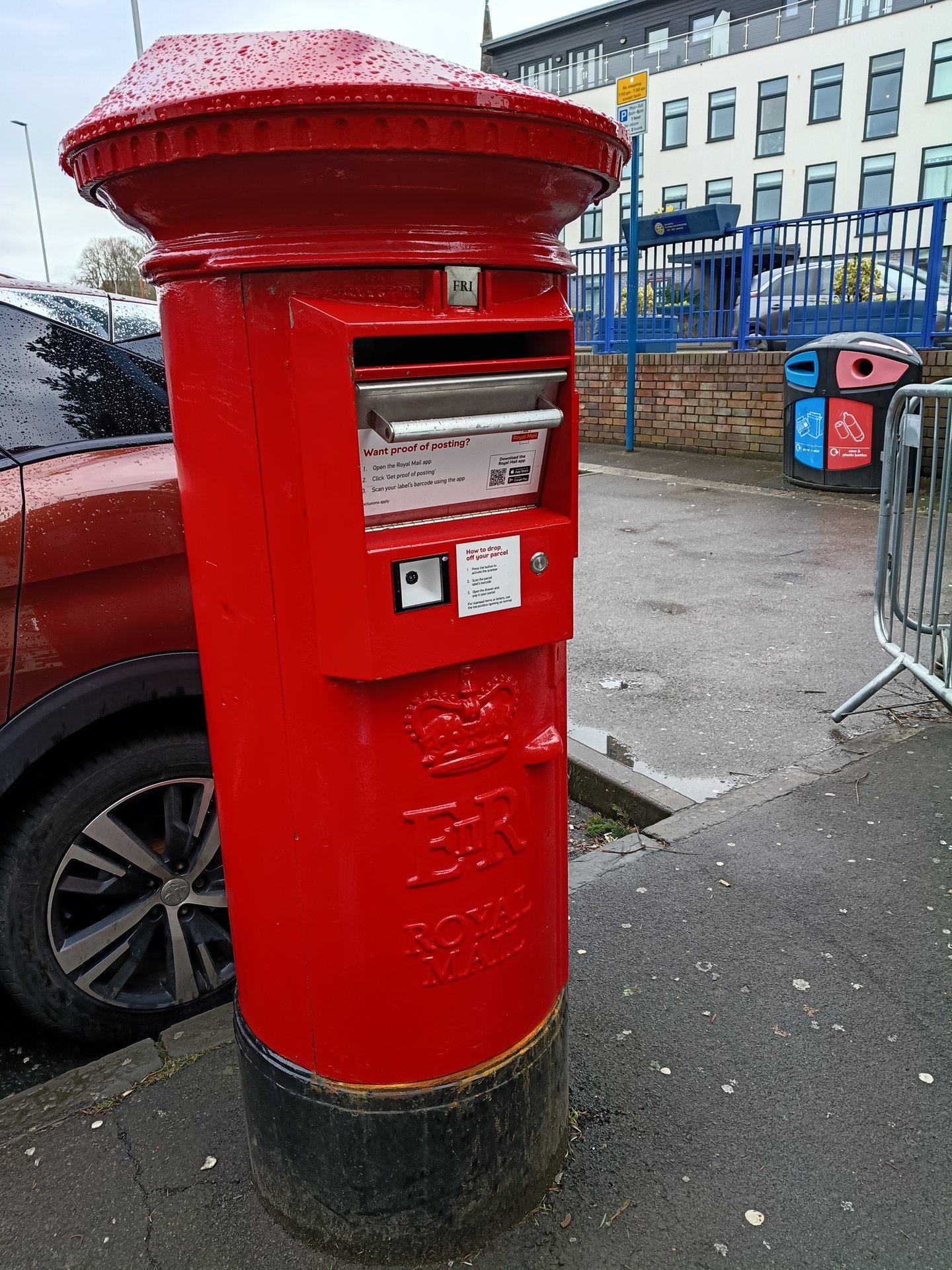 High Street, Stourbridge, Queen Elizabeth II, Parcel Postbox