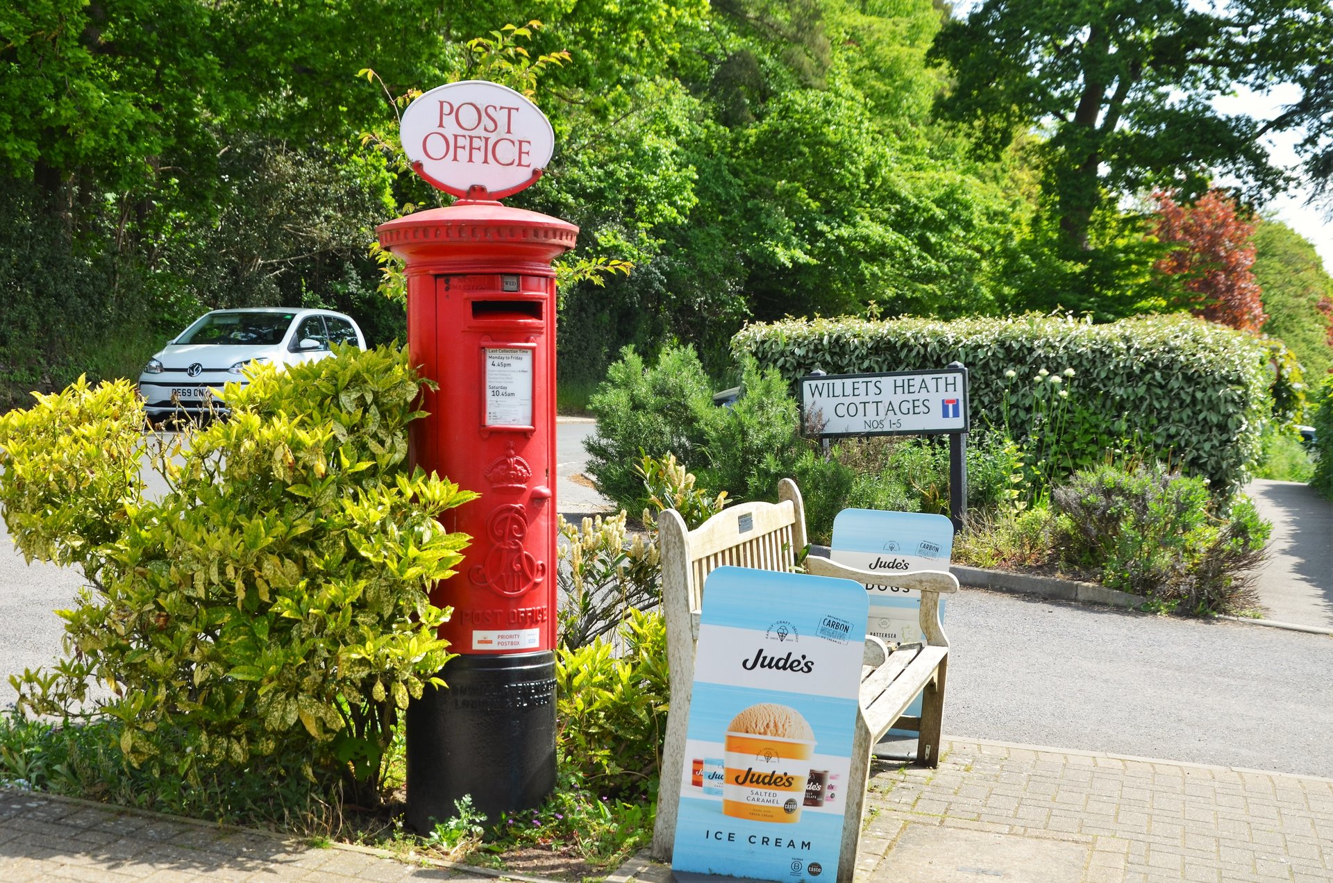 Postbox: Shortfield Common Road, Frensham, Frensham, Surrey