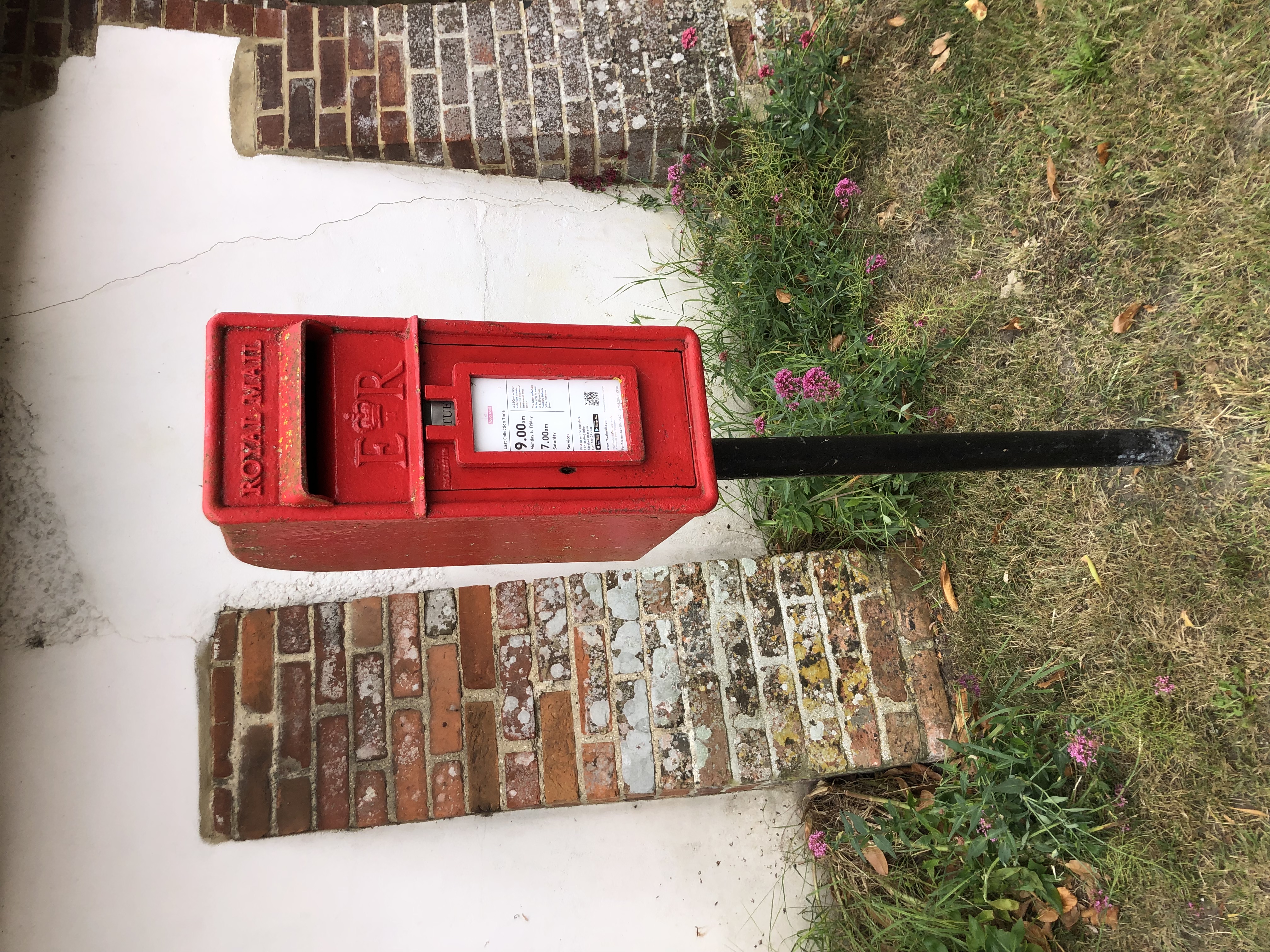 High Street, Netheravon, Queen Elizabeth II