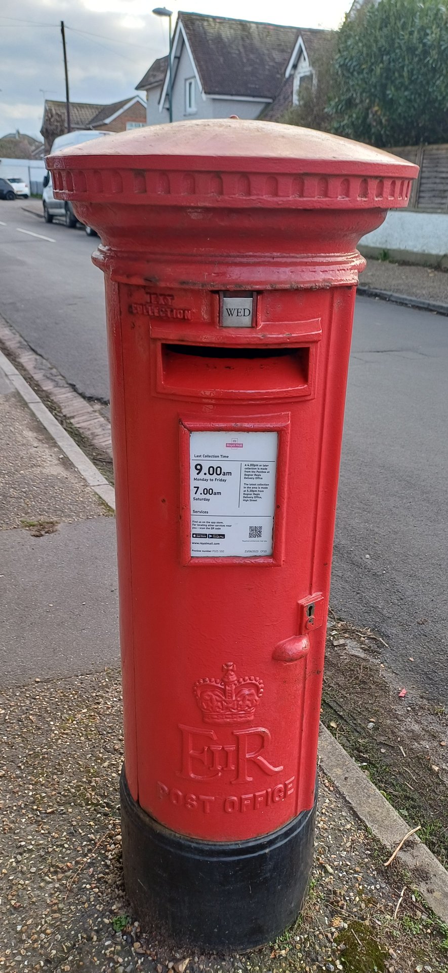 Postbox: Southdown Road, Bognor Regis, Bognor Regis, West Sussex