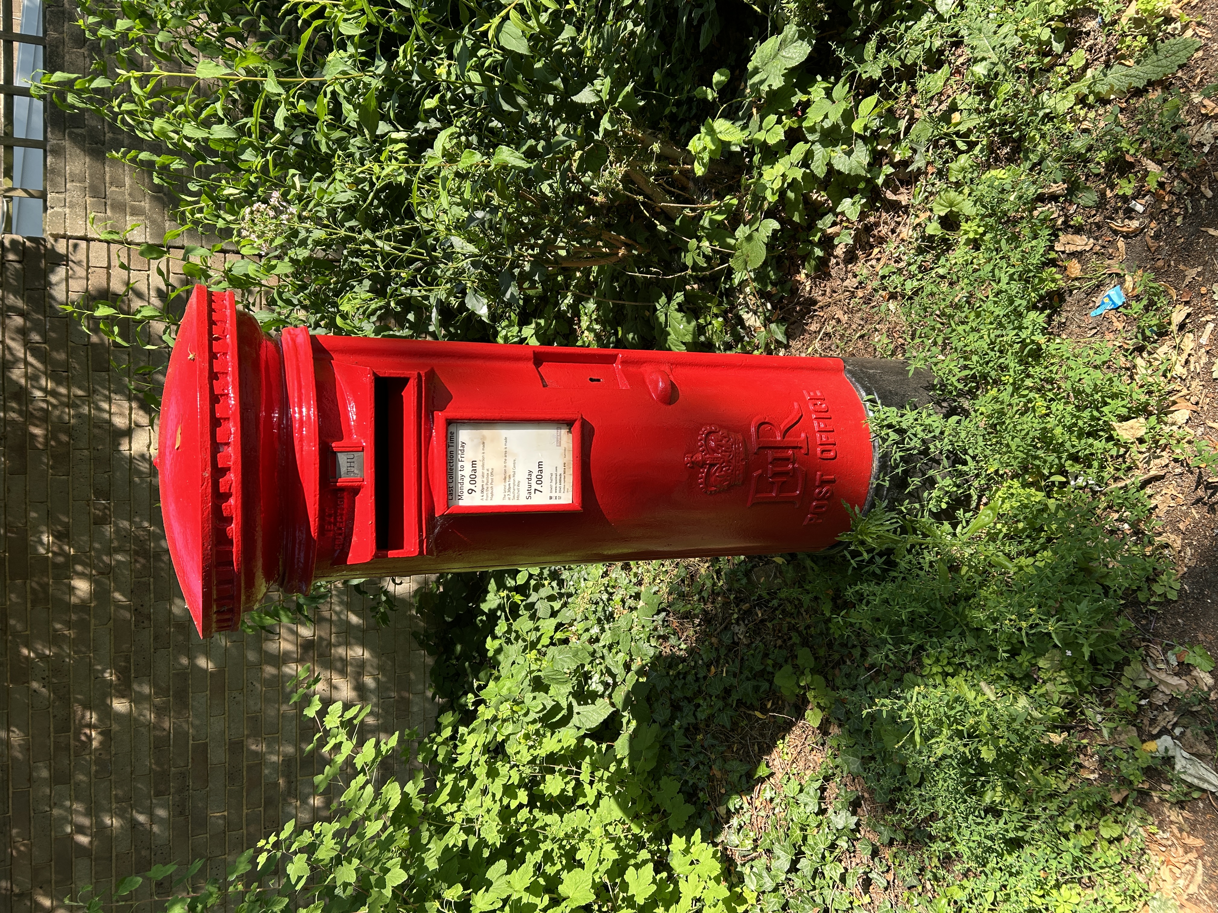 REDBRIDGE – 6, Lower Brownhill Rd, Queen Elizabeth II