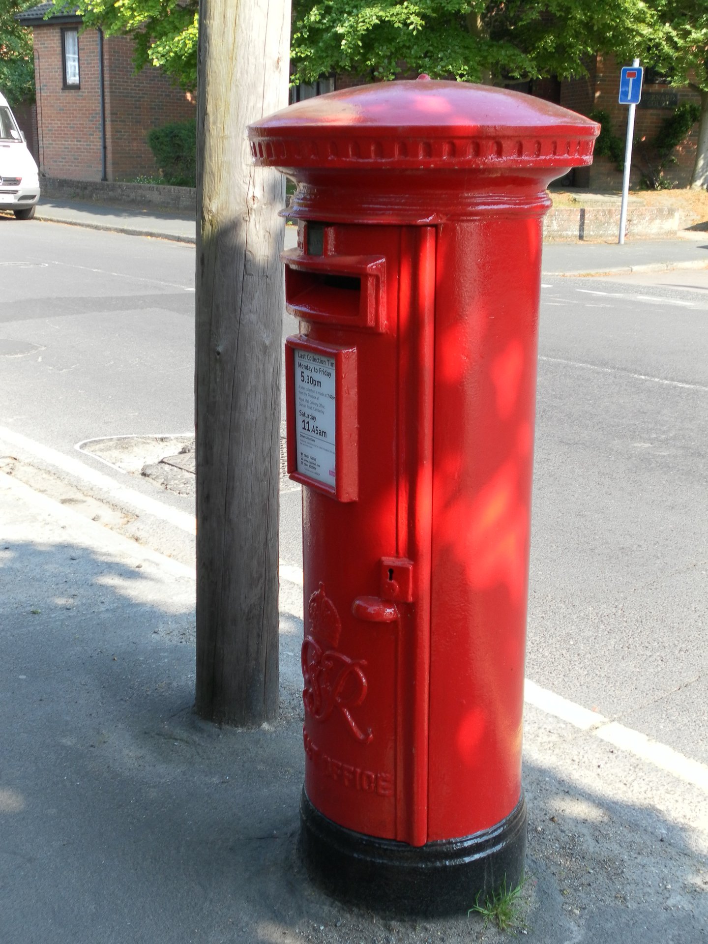 Postbox: Vale Road, Camberley, Camberley, Surrey