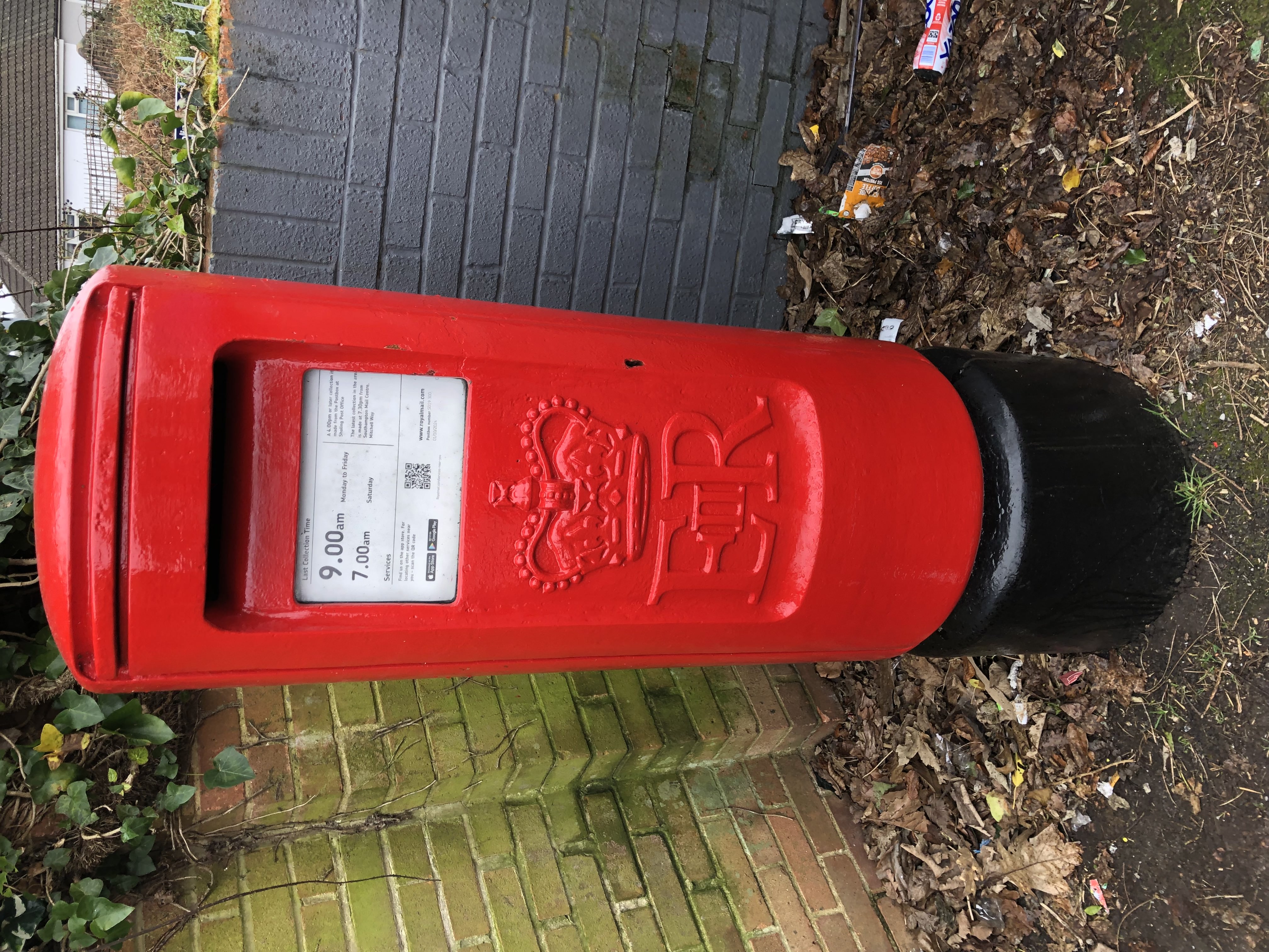 SHOLING – Sholing Railway Station, Queen Elizabeth II